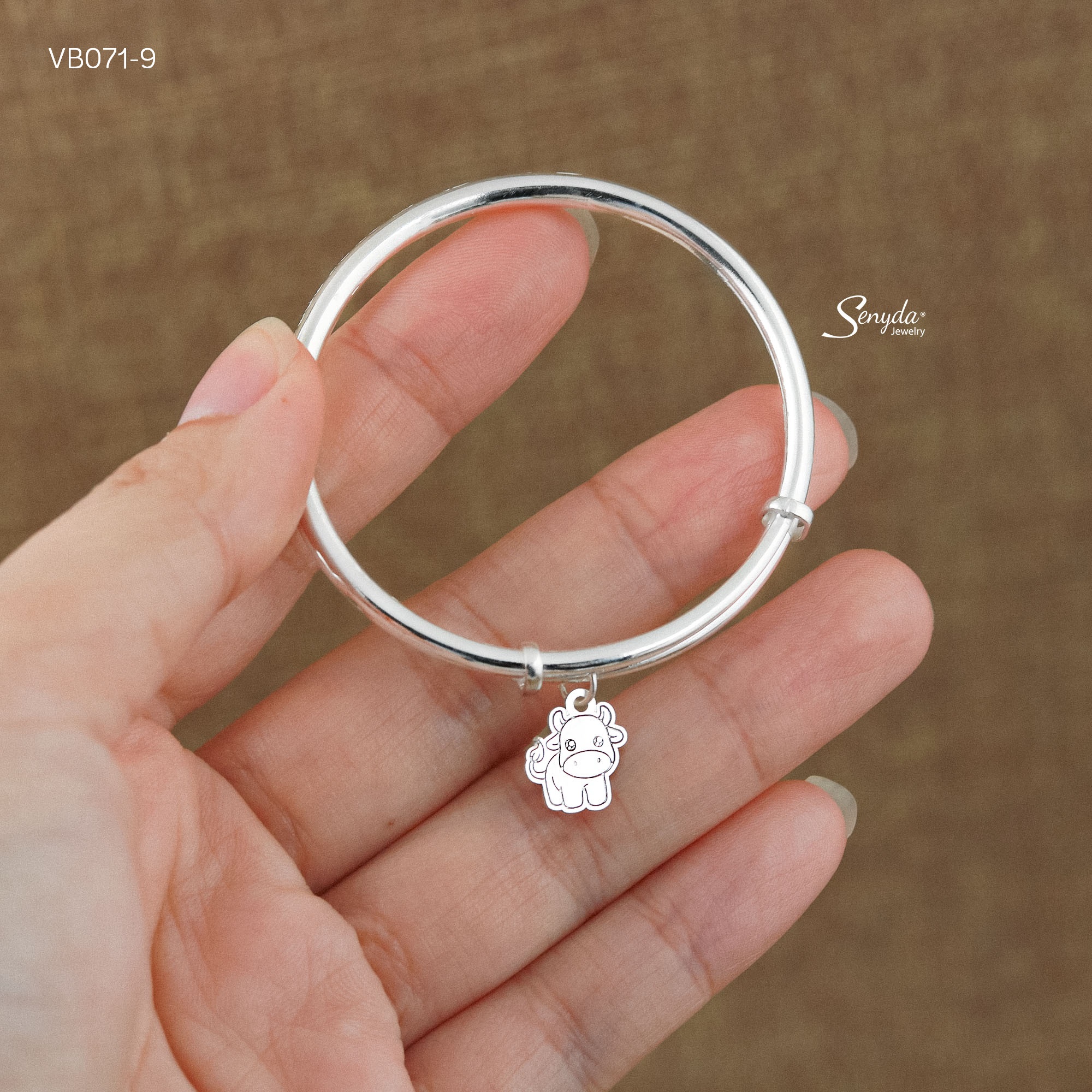VB071 Vòng tay bạc bé Senyda charm khắc treo