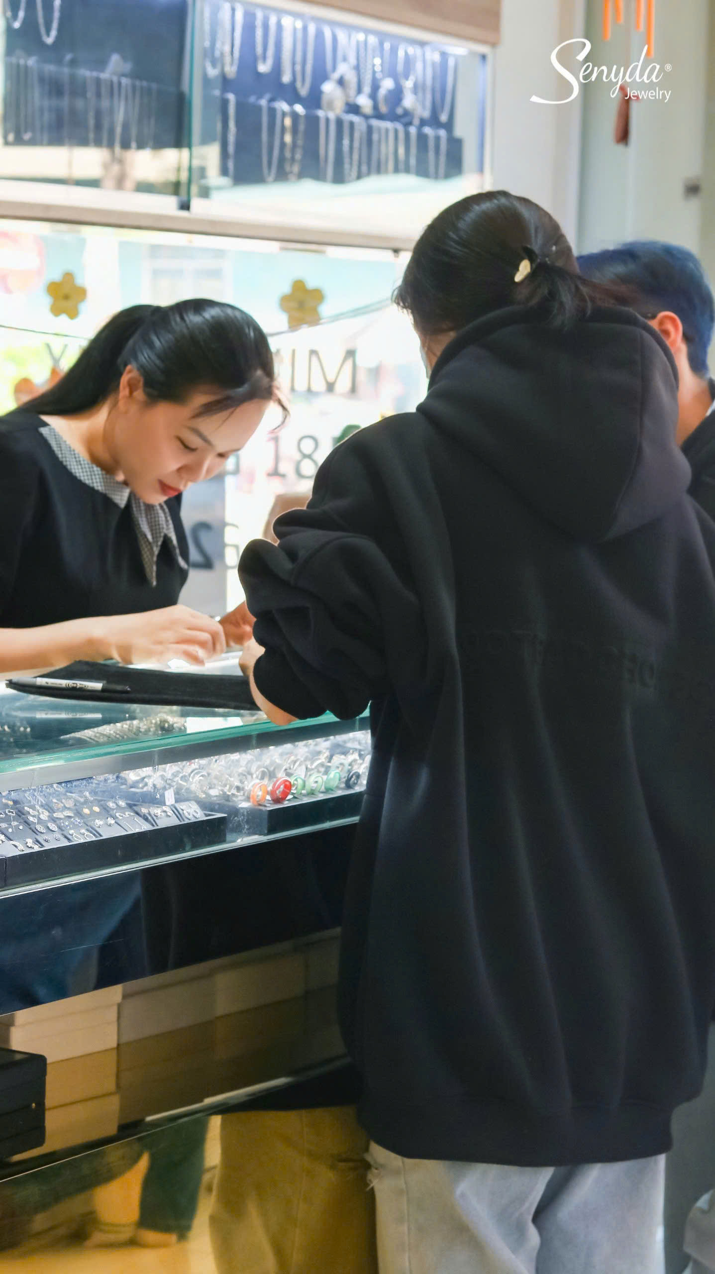 Bí mật đằng sau quy trình làm nhẫn theo yêu cầu