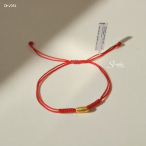 CHV051 Vòng tay chỉ đỏ charm vàng Senyda hạt gạo xỏ