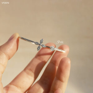 VTV070 Vòng tay vàng Senyda hở đai trên đá 2 đầu hoa 4 cánh nụ đá