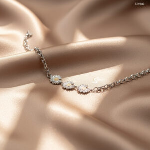 LTV583 Lắc tay vàng Senyda chữ cong tròn mặt 3 hoa cúc