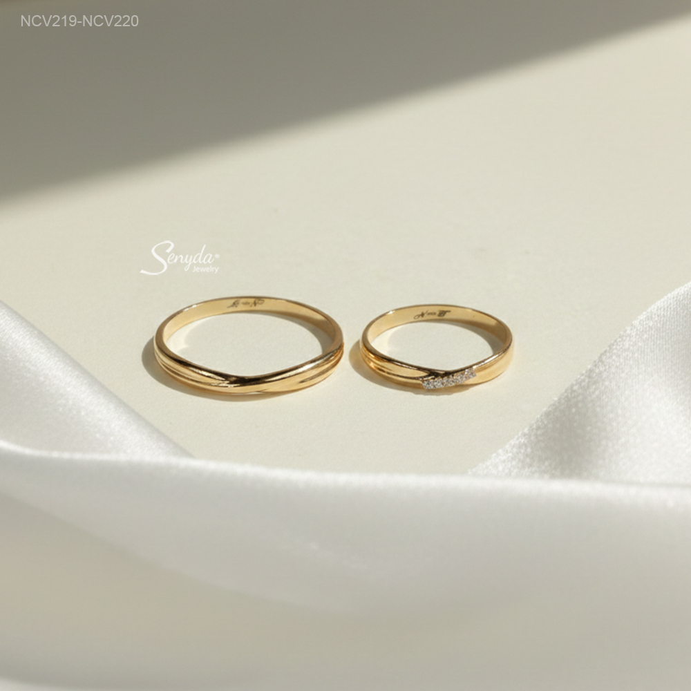 NCV219-NCV220 Nhẫn cưới vàng Senyda xoắn nơ trơn đá