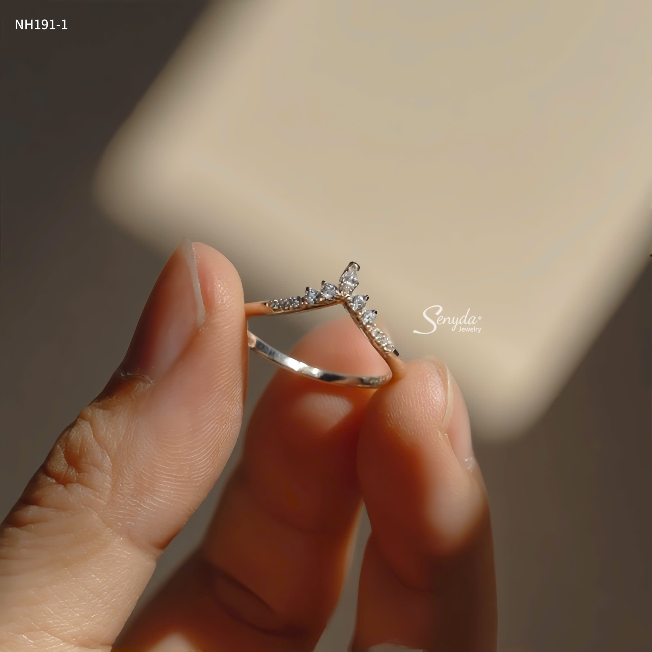 NH191-1 Nhẫn bạc Ý Senyda vương miện nhọn