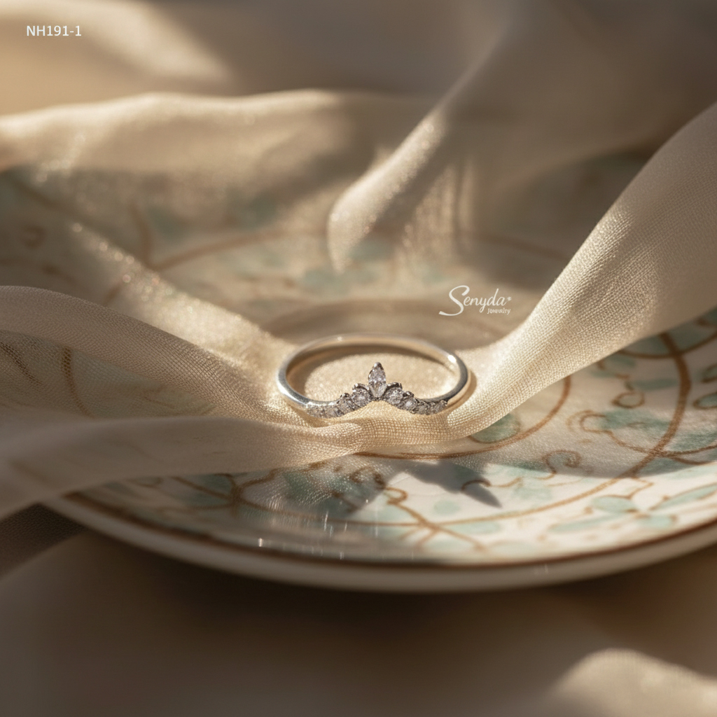 NH191-1 Nhẫn bạc Ý Senyda vương miện nhọn