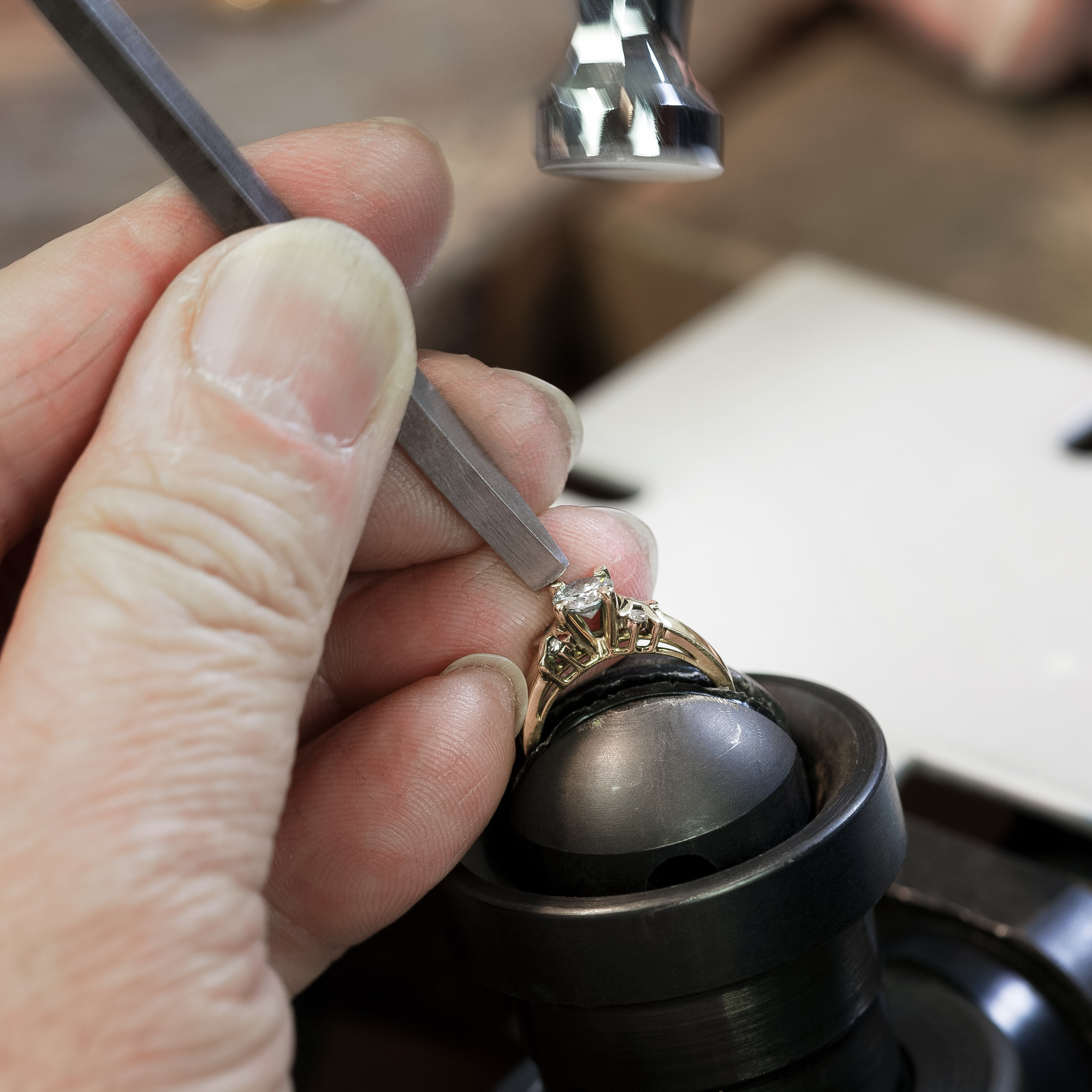 Checklist 5 bước kiểm tra trang sức sau khi gia công xong