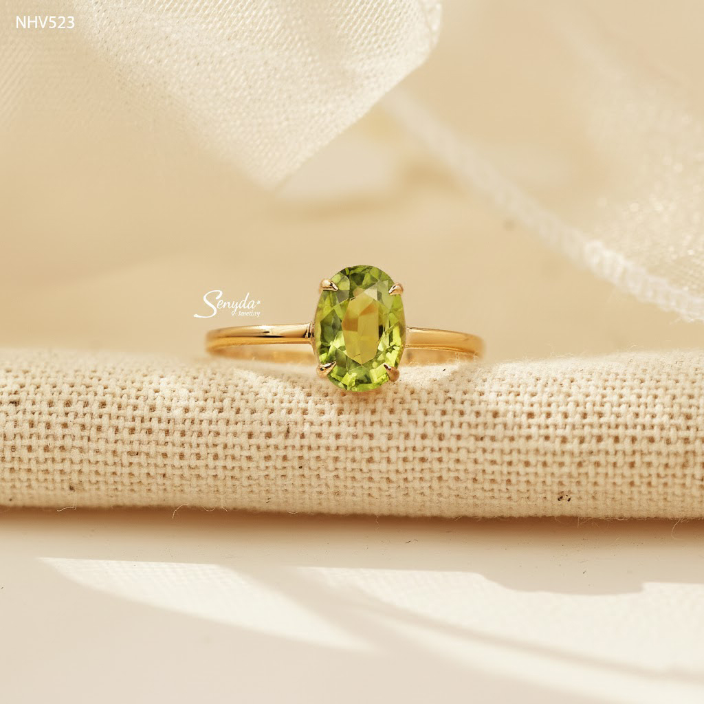 NHV523 Nhẫn vàng Senyda mặt đá Peridot oval đai trơn