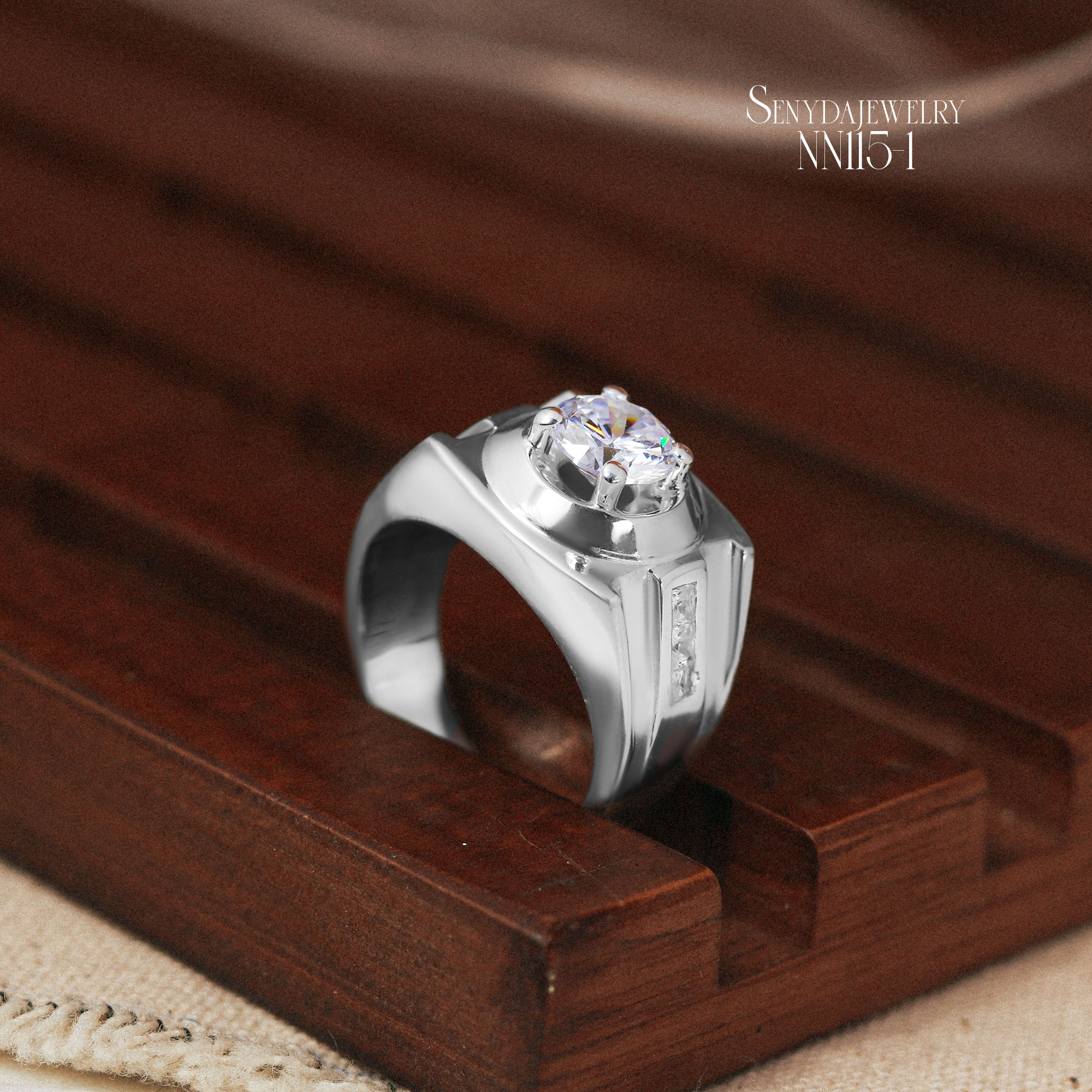 Vàng, bạc hay da? Chọn chất liệu trang sức nam phù hợp