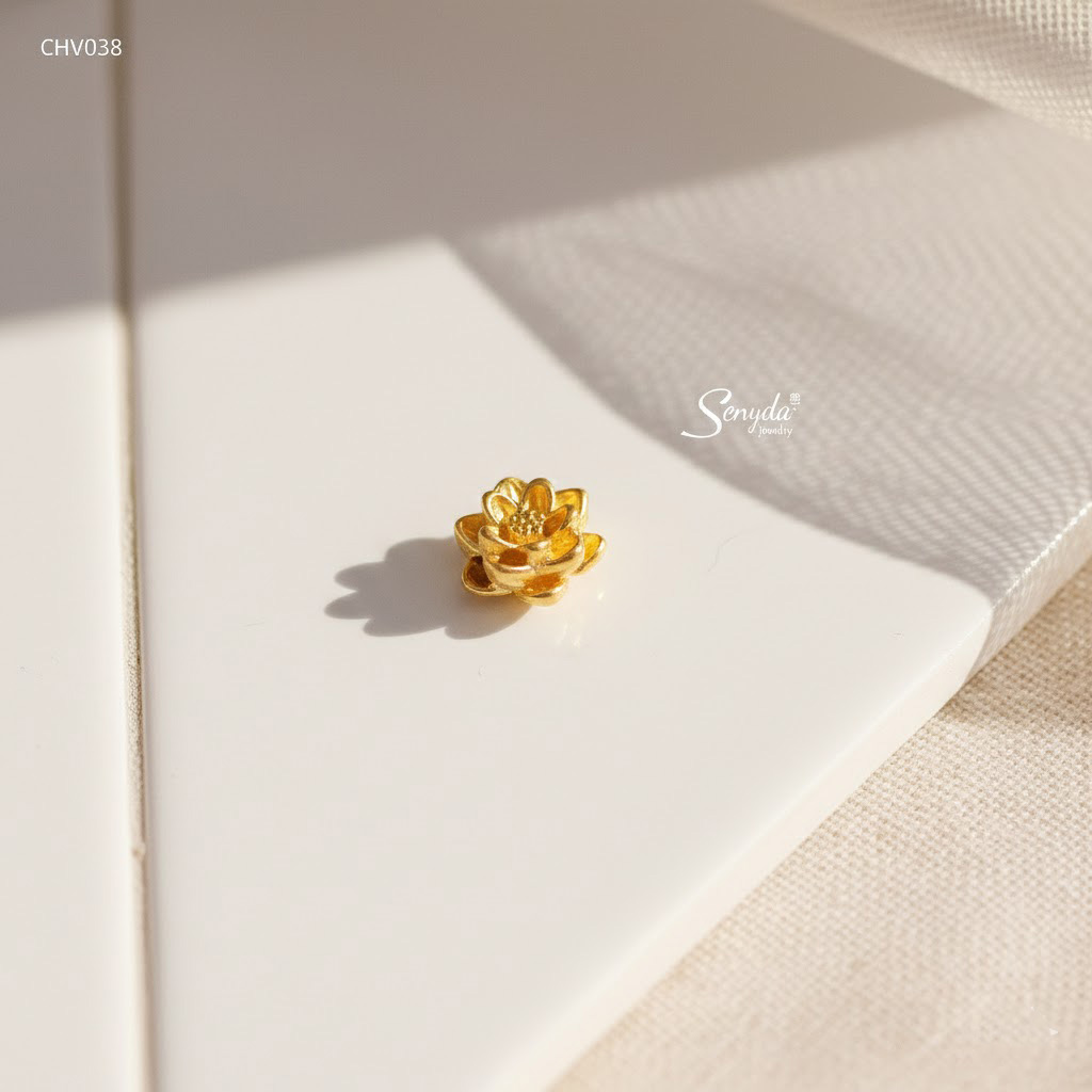 CHV038 Charm vàng Senyda hoa sen nở
