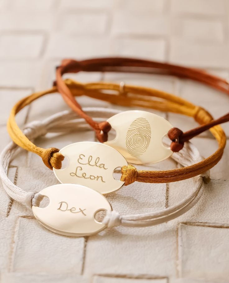 Cách chọn màu sắc và chất liệu trang sức cho trẻ nhỏ