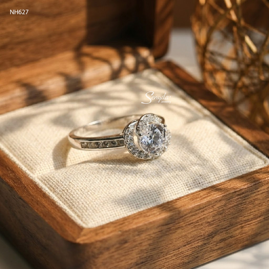 NH627 Nhẫn bạc Ý Senyda 1 hột viền hoa hồng đá hàng đá lùa