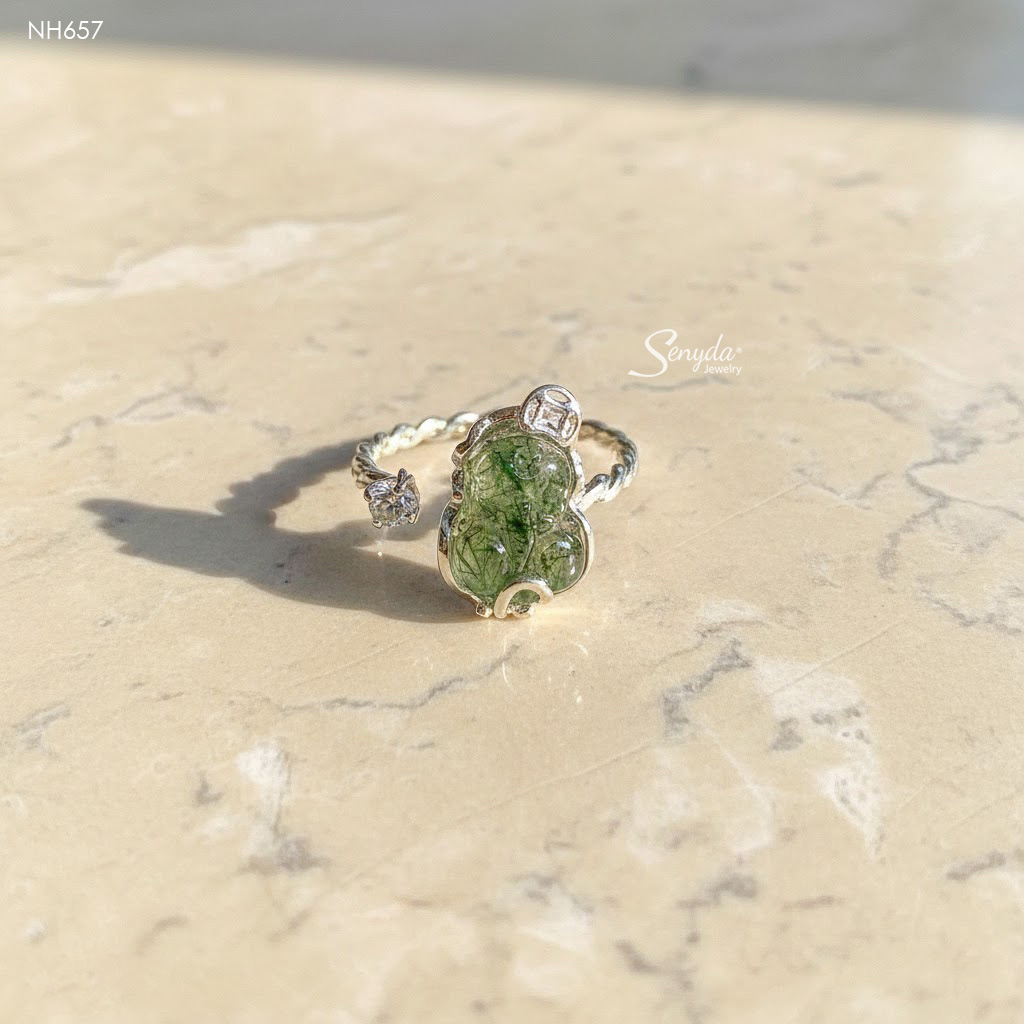 Đá thạch anh tóc (Rutilated Quartz): Những "sợi tơ của thần vệ nữ" và ý nghĩa may mắn