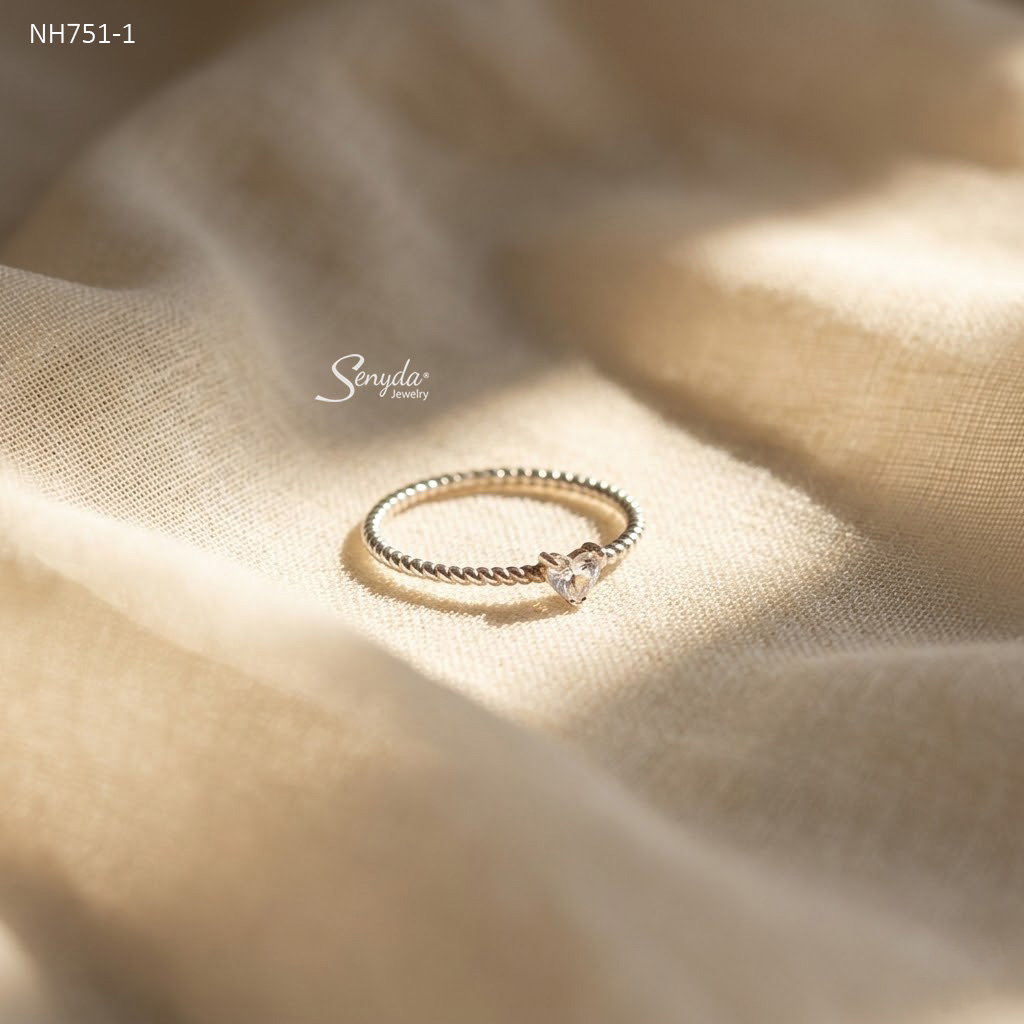 NH751 Nhẫn bạc Ý Senyda tim đá nhỏ đai trơn sọc hở