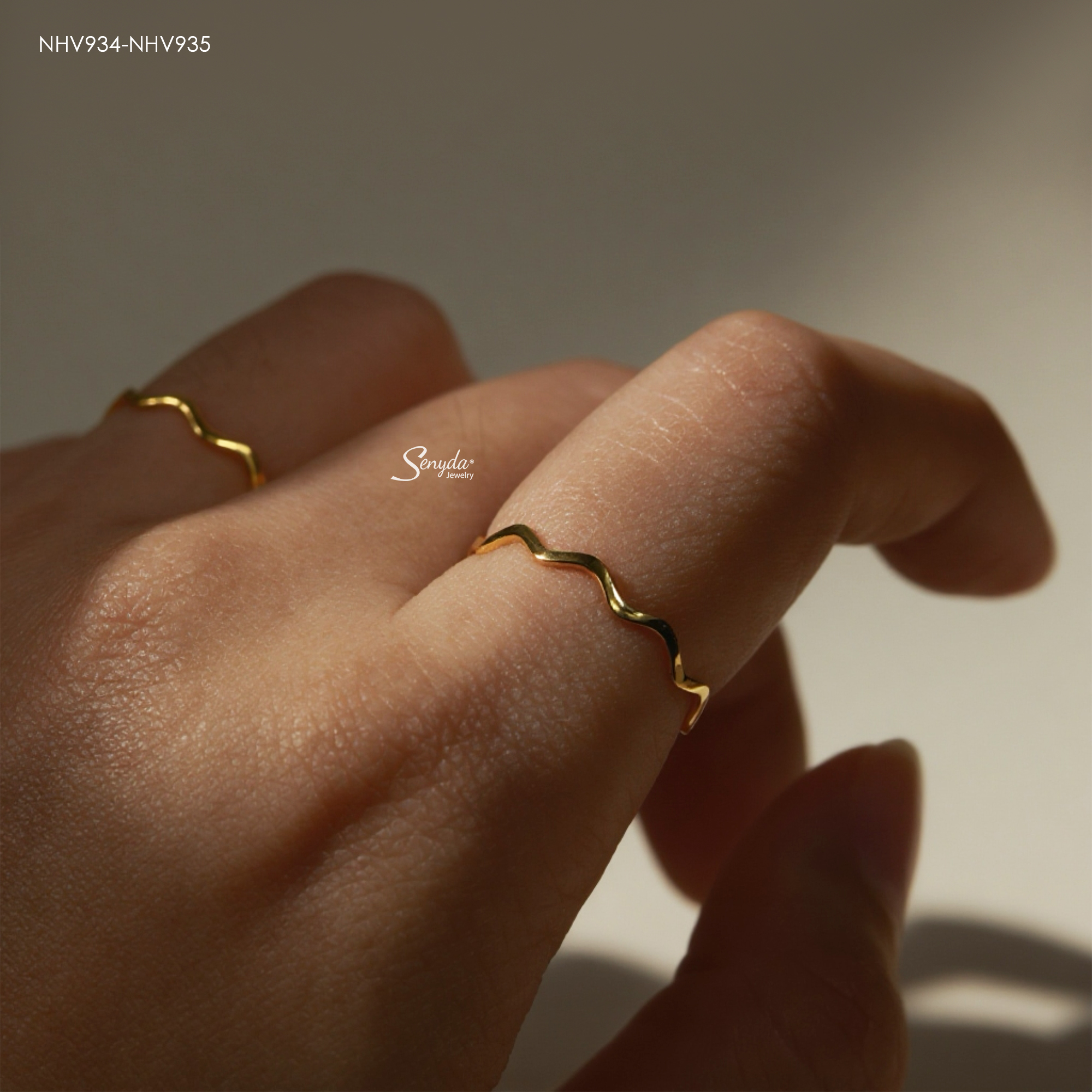 Nghệ thuật đeo nhẫn ở ngón út (Pinky ring): Bản lĩnh của sự tự do