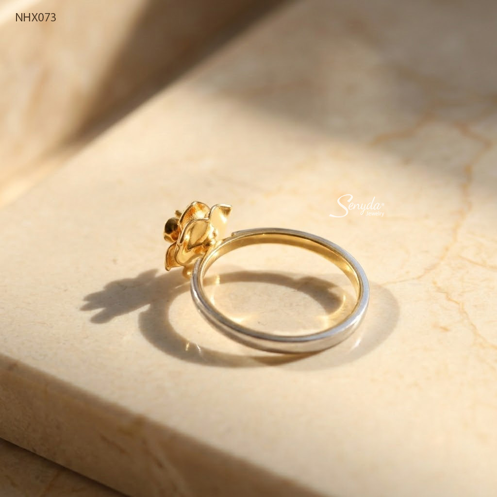 NHX073 Nhẫn kim cương Senyda nụ kim cương đế hoa đai trơn