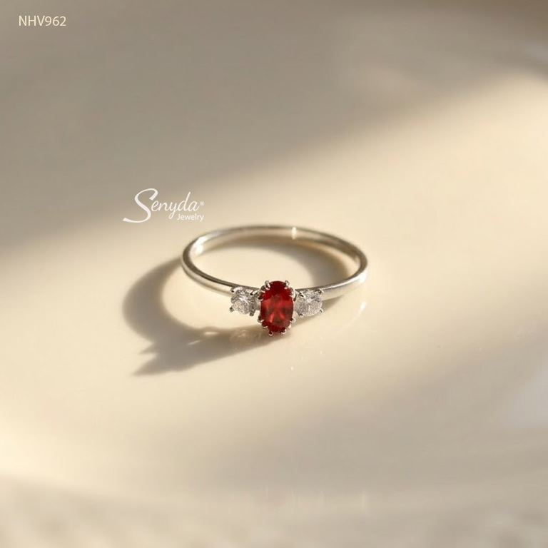 NHV962 Nhẫn vàng Senyda 12 chấu 2 viên đá 2 bên