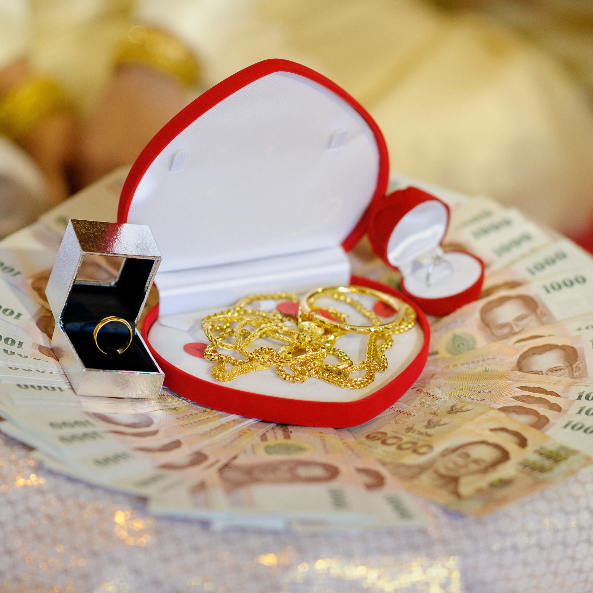 Vì sao nhẫn cưới vàng 24K không phải là lựa chọn tốt nhất?