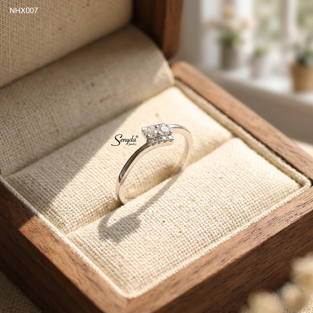 NHX007 Nhẫn kim cương Senyda 2 hột đai chéo